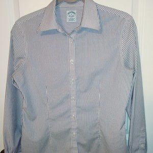 Brooks Brothers fitted, no iron shirt. Size 4. Purple/White stripe.